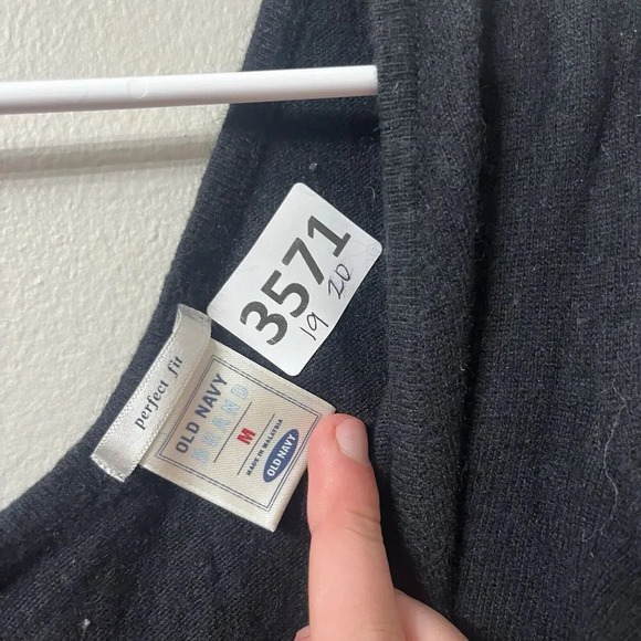 Vtg Y2K Old Navy Sweater Perfect Fit Womens Black Pullover M V Neck Long Sleeve - Picture 2 of 4